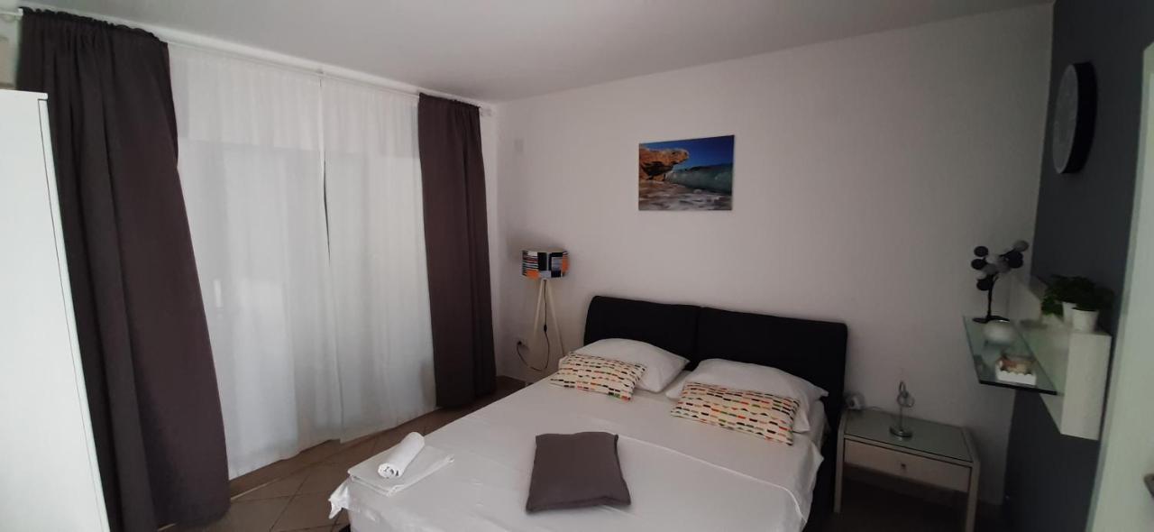 Villa Rajski Dvor 1 Bol Esterno foto