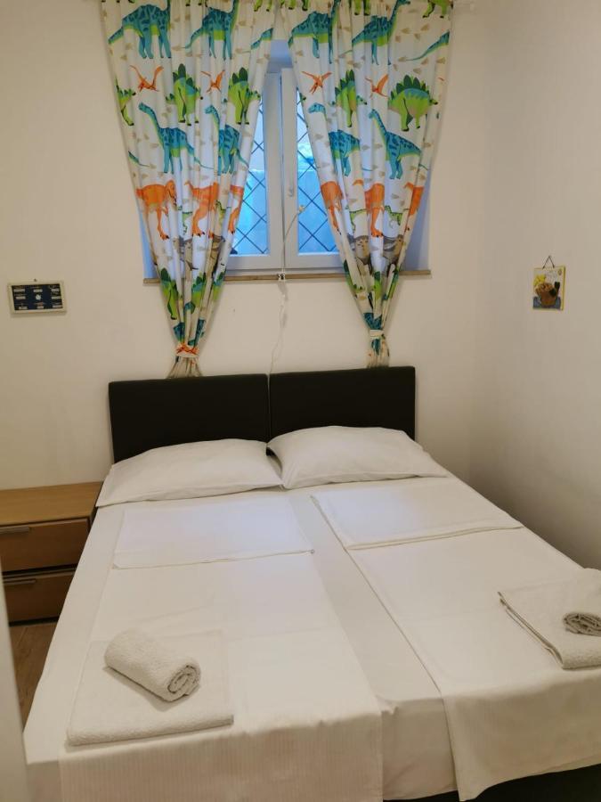 Villa Rajski Dvor 1 Bol Esterno foto
