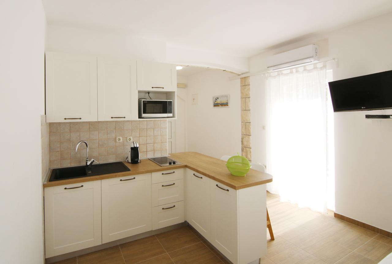 Villa Rajski Dvor 1 Bol Esterno foto