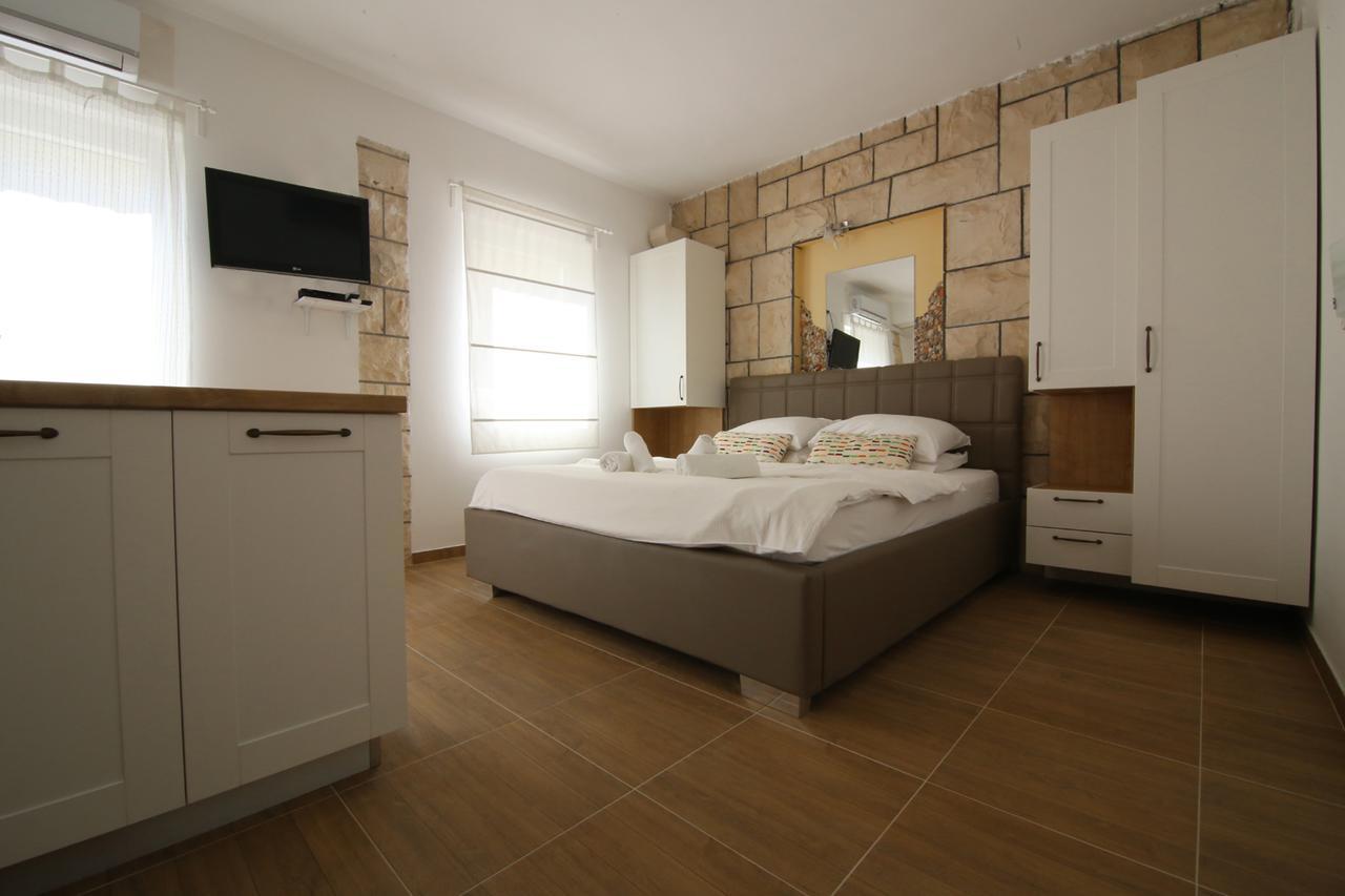 Villa Rajski Dvor 1 Bol Esterno foto