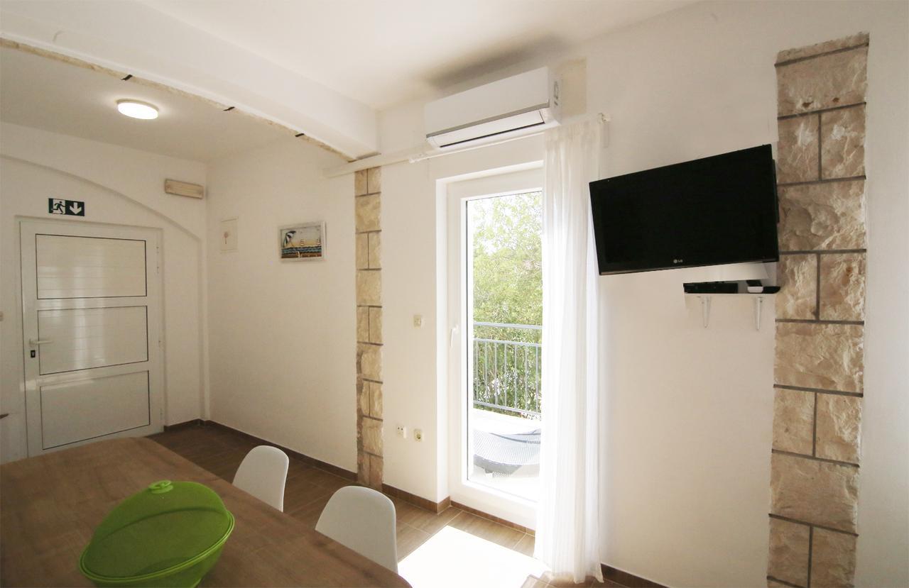 Villa Rajski Dvor 1 Bol Esterno foto